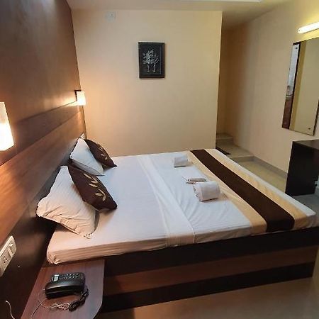 S4 Residency Hotel Chennai Bagian luar foto