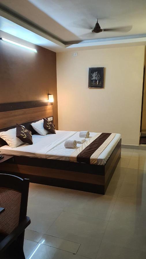 S4 Residency Hotel Chennai Bagian luar foto