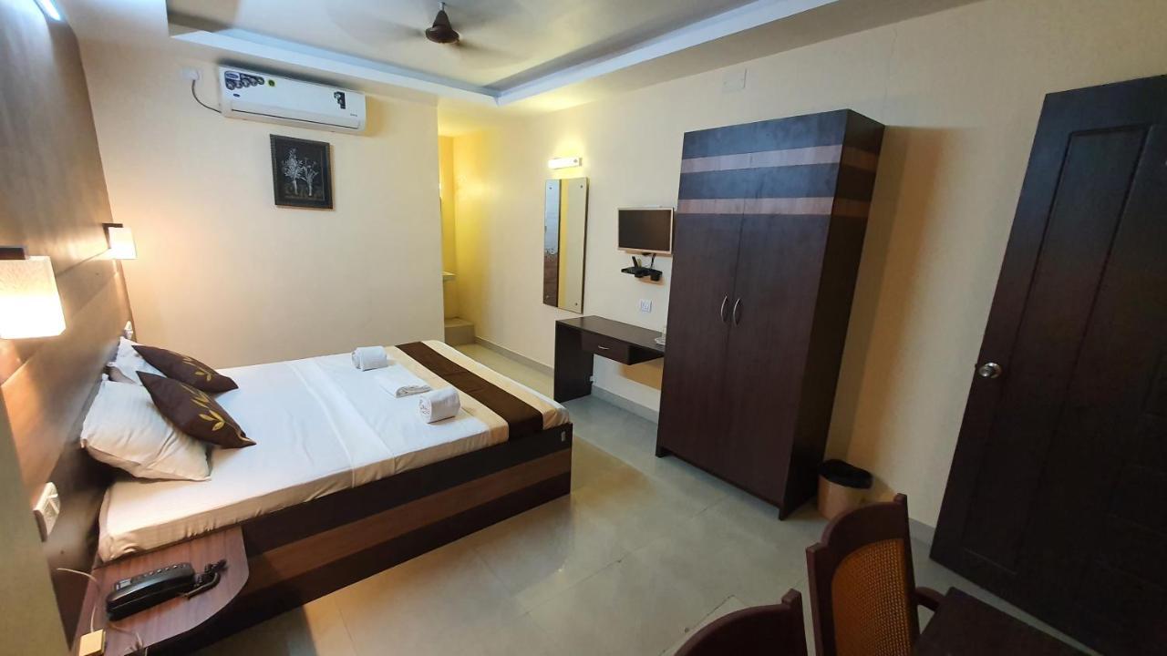 S4 Residency Hotel Chennai Bagian luar foto