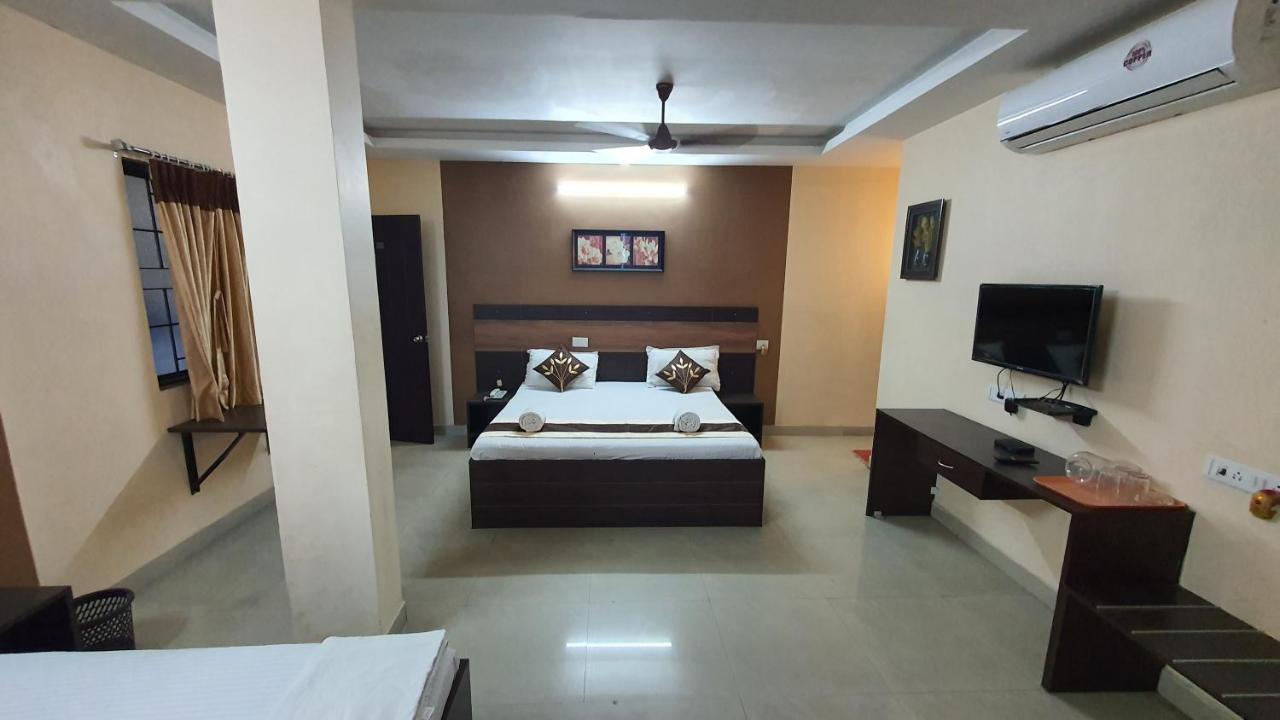 S4 Residency Hotel Chennai Bagian luar foto