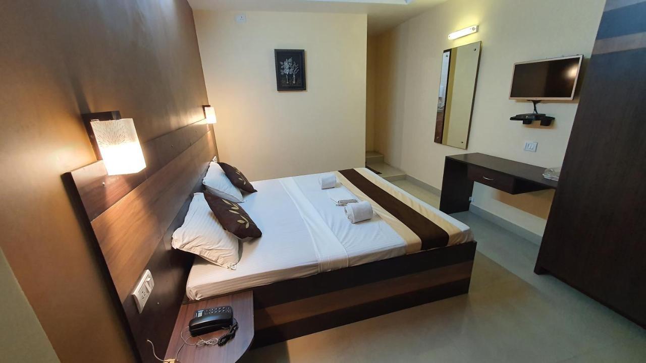S4 Residency Hotel Chennai Bagian luar foto