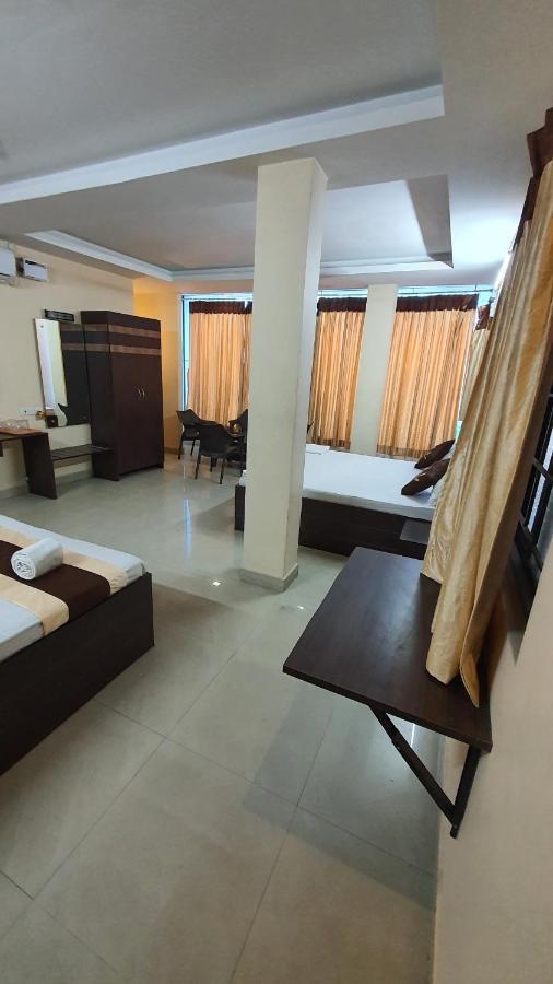 S4 Residency Hotel Chennai Bagian luar foto