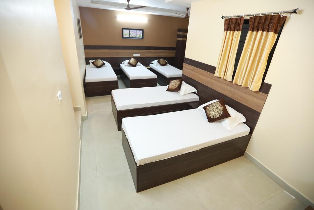 S4 Residency Hotel Chennai Bagian luar foto