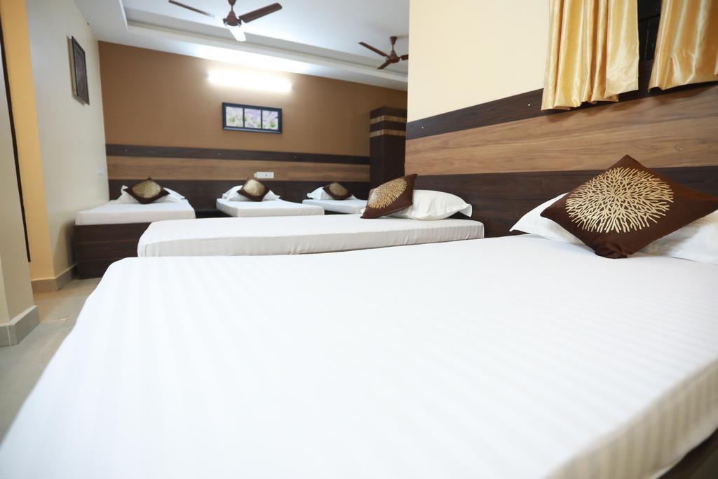 S4 Residency Hotel Chennai Bagian luar foto